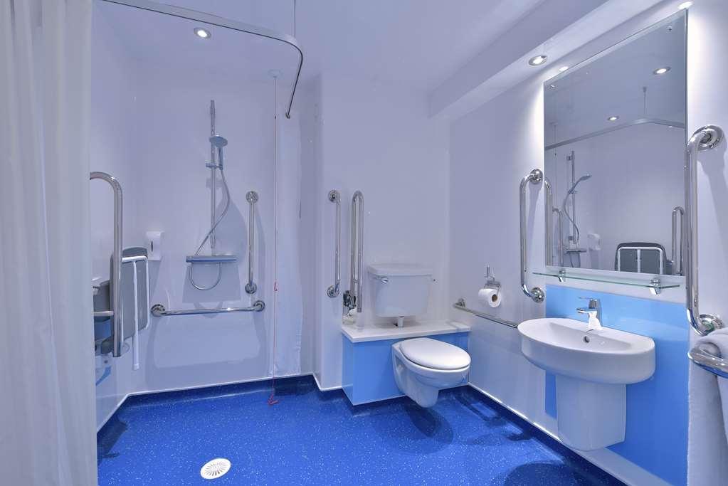 Travelodge Kew Bridge Londres Habitación foto